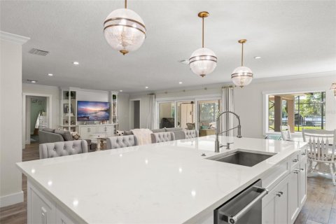 Casa en venta en Orlando, Florida, 4 dormitorios, 390.47 m2 № 1602650 - foto 6