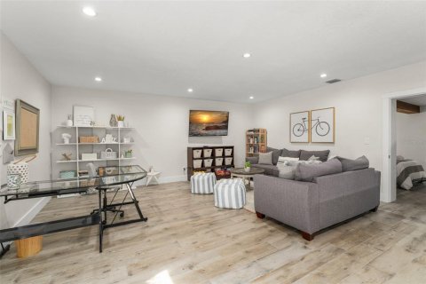 Casa en venta en Orlando, Florida, 4 dormitorios, 390.47 m2 № 1602650 - foto 29