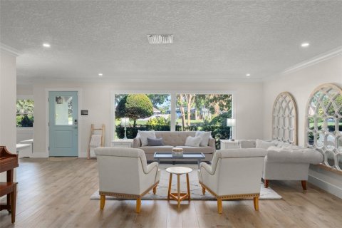 Casa en venta en Orlando, Florida, 4 dormitorios, 390.47 m2 № 1602650 - foto 17