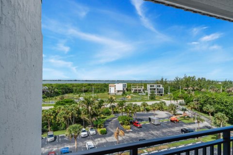 Copropriété à vendre à Jensen Beach, Floride: 2 chambres, 97.83 m2 № 2377051 - photo 16