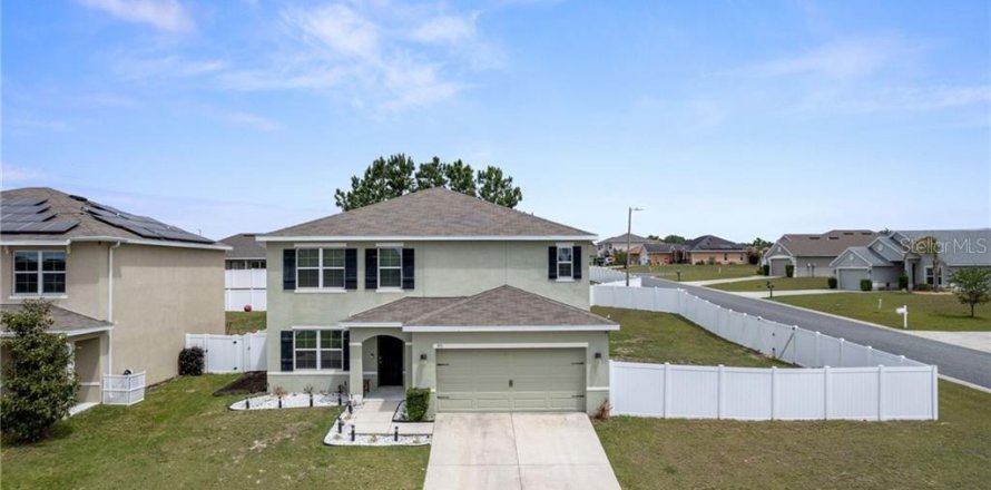 House in Beverly Hills, Florida 5 bedrooms, 268.39 sq.m. № 2110886