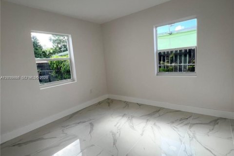 Casa en alquiler en Miami, Florida, 2 dormitorios № 2085588 - foto 5