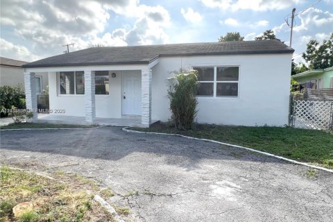Casa en Miami, Florida 2 dormitorios № 2085588