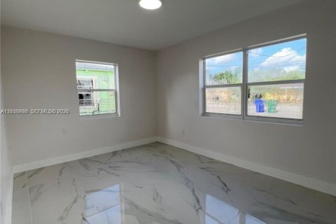 Casa en alquiler en Miami, Florida, 2 dormitorios № 2085588 - foto 4