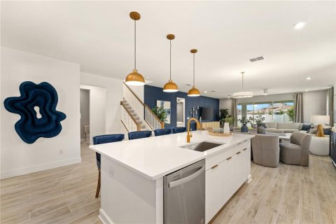 Casa en venta en Orlando, Florida, 4 dormitorios, 286.7 m2 № 1919923 - foto 5