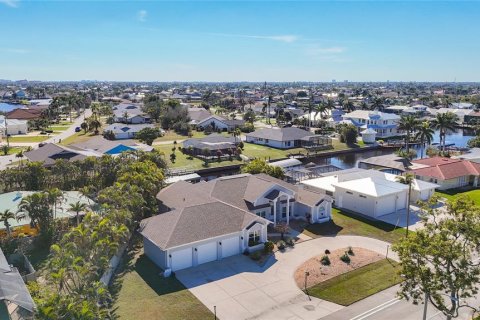 Villa ou maison à vendre à Cape Coral, Floride: 4 chambres, 288.09 m2 № 1545724 - photo 4