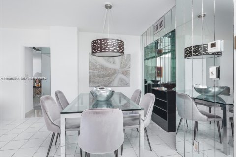 Condominio en venta en Aventura, Florida, 2 dormitorios, 121.98 m2 № 1988397 - foto 5