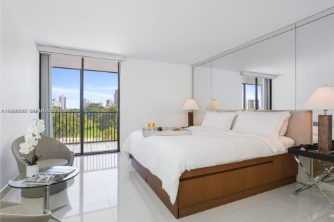 Condominio en venta en Aventura, Florida, 2 dormitorios, 121.98 m2 № 1988397 - foto 9