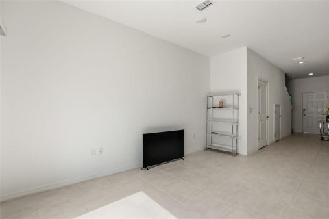 Adosado en venta en Davenport, Florida, 3 dormitorios, 130.71 m2 № 2213400 - foto 12