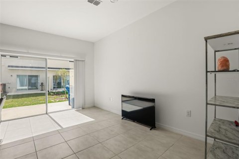 Adosado en venta en Davenport, Florida, 3 dormitorios, 130.71 m2 № 2213400 - foto 13