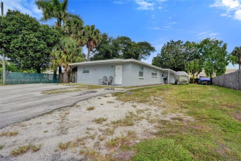 Купить коммерческую недвижимость в Уэст-Палм-Бич, Флорида 217.39м2, № 1952059 - фото 10