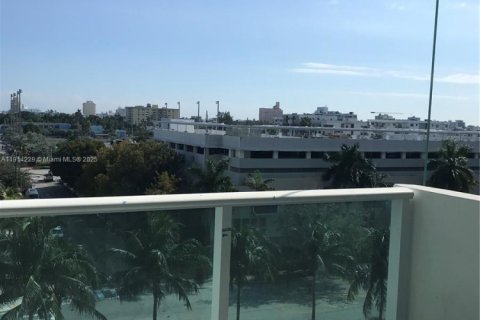 Copropriété à vendre à Miami Beach, Floride: 51.28 m2 № 2016911 - photo 7