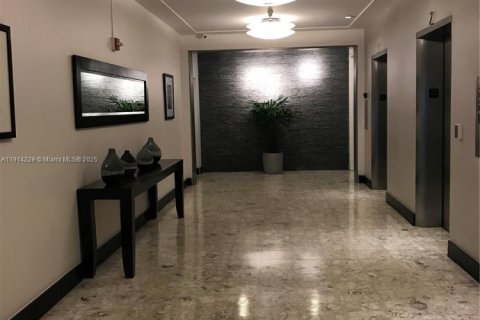 Copropriété à vendre à Miami Beach, Floride: 51.28 m2 № 2016911 - photo 4
