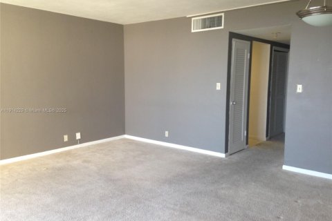 Copropriété à vendre à Miami Beach, Floride: 51.28 m2 № 2016911 - photo 8