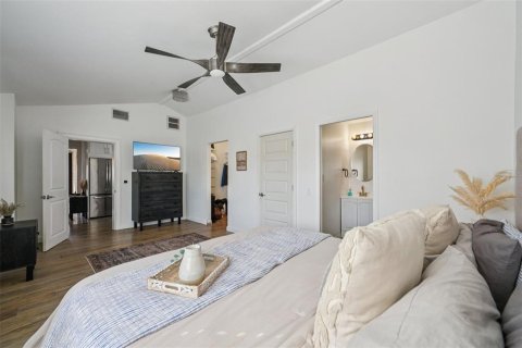 House in Tampa, Florida 3 bedrooms, 111.48 sq.m. № 2166303 - photo 22