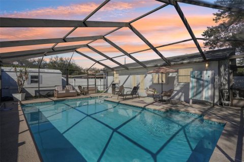 House in Tampa, Florida 3 bedrooms, 111.48 sq.m. № 2166303 - photo 29