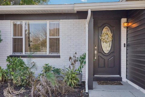 House in Tampa, Florida 3 bedrooms, 111.48 sq.m. № 2166303