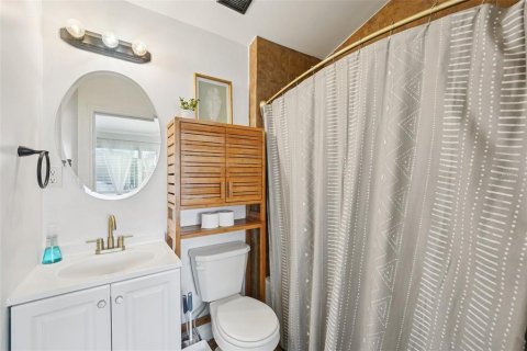 House in Tampa, Florida 3 bedrooms, 111.48 sq.m. № 2166303 - photo 21