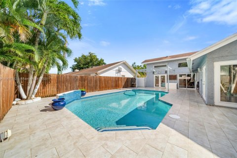 House in Lauderhill, Florida 3 bedrooms, 151.06 sq.m. № 1951671 - photo 1