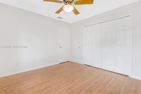 Casa en venta en Pembroke Pines, Florida, 4 dormitorios, 194.91 m2 № 1983677 - foto 30