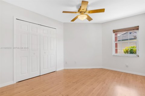 Casa en venta en Pembroke Pines, Florida, 4 dormitorios, 194.91 m2 № 1983677 - foto 24