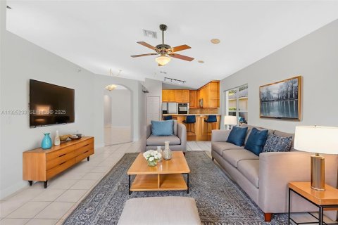 Casa en venta en Pembroke Pines, Florida, 4 dormitorios, 194.91 m2 № 1983677 - foto 18