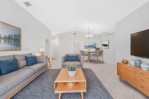 Casa en venta en Pembroke Pines, Florida, 4 dormitorios, 194.91 m2 № 1983677 - foto 3