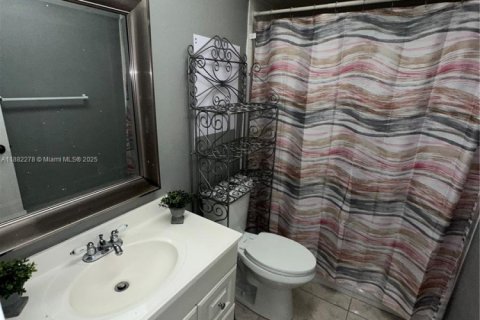 Купить кондоминиум в Лодердейл-Лейкс, Флорида 2 спальни, 93.83м2, № 1929832 - фото 8