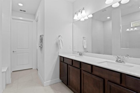 House in Land O' Lakes, Florida 2 bedrooms, 178 sq.m. № 1844268 - photo 21