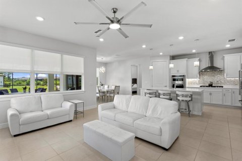 House in Land O' Lakes, Florida 2 bedrooms, 178 sq.m. № 1844268 - photo 2