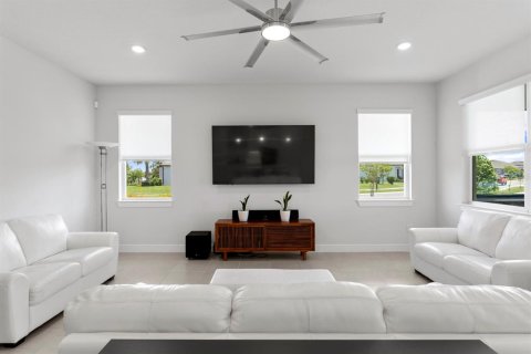 House in Land O' Lakes, Florida 2 bedrooms, 178 sq.m. № 1844268 - photo 5