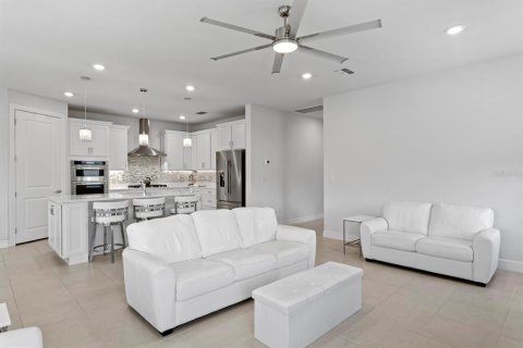 House in Land O' Lakes, Florida 2 bedrooms, 178 sq.m. № 1844268 - photo 7