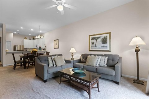 Condo in Davenport, Florida, 2 bedrooms № 2123371 - photo 10