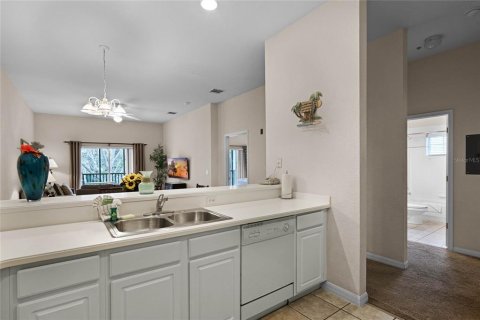 Condo in Davenport, Florida, 2 bedrooms № 2123371 - photo 19
