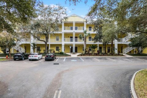 Condo in Davenport, Florida, 2 bedrooms № 2123371 - photo 2