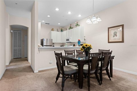 Condo in Davenport, Florida, 2 bedrooms № 2123371 - photo 12