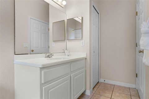 Condo in Davenport, Florida, 2 bedrooms № 2123371 - photo 25