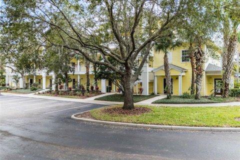 Condo in Davenport, Florida, 2 bedrooms № 2123371 - photo 3