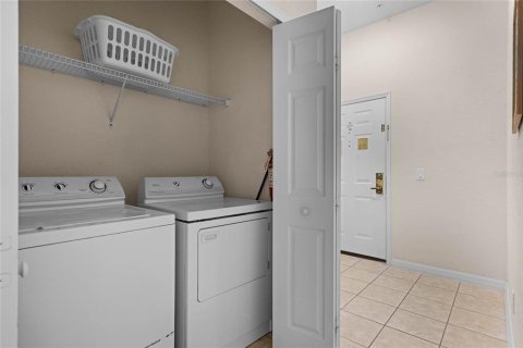 Condo in Davenport, Florida, 2 bedrooms № 2123371 - photo 29