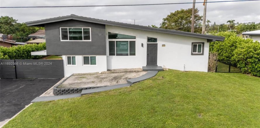 House in Fort Lauderdale, Florida 3 bedrooms, 146.04 sq.m. № 1934363