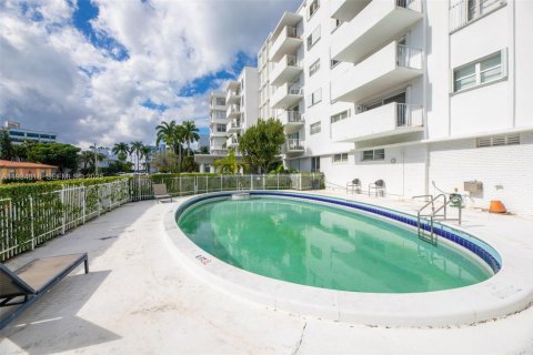 Купить кондоминиум в Бей-Харбор-Айлендс, Флорида 1 спальня, 118.45м2, № 2035711 - фото 30