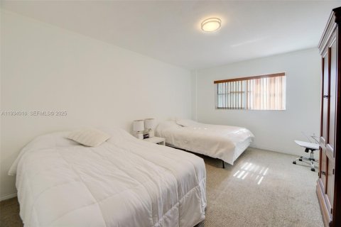 Купить кондоминиум в Бей-Харбор-Айлендс, Флорида 1 спальня, 118.45м2, № 2035711 - фото 17