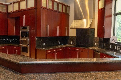 Casa en venta en Miami, Florida, 6 dormitorios, 388.42 m2 № 2062945 - foto 29