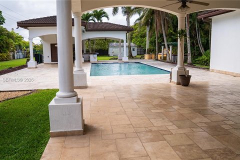 Casa en venta en Miami, Florida, 6 dormitorios, 388.42 m2 № 2062945 - foto 14