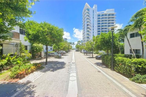 Commercial property in Miami Beach, Florida 414.34 sq.m. № 1775153 - photo 7