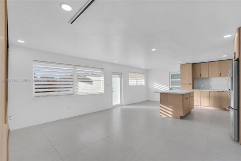 Casa en venta en Cutler Bay, Florida, 3 dormitorios, 126.63 m2 № 1995062 - foto 14