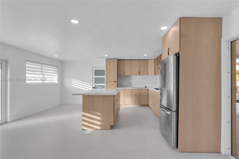 Casa en venta en Cutler Bay, Florida, 3 dormitorios, 126.63 m2 № 1995062 - foto 12