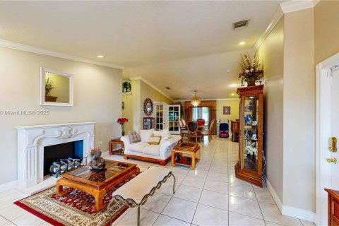 House in Homestead, Florida 4 bedrooms, 211.72 sq.m. № 1832387 - photo 6
