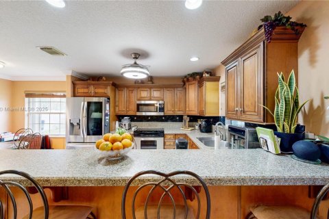 House in Homestead, Florida 4 bedrooms, 211.72 sq.m. № 1832387 - photo 14