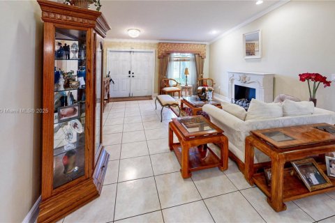 House in Homestead, Florida 4 bedrooms, 211.72 sq.m. № 1832387 - photo 9